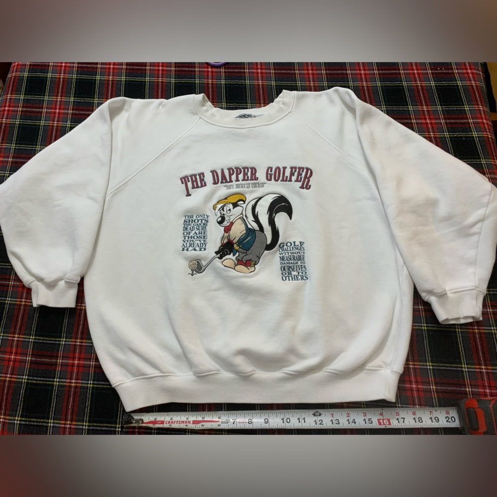 Vintage Pepe Le Pew Acme Clothing Looney Tunes Golf Golfing Crewneck Sweater